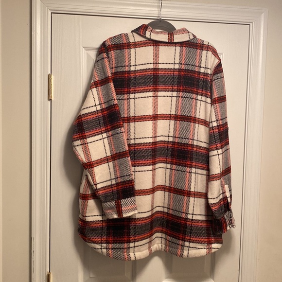 Universal Thread Shacket…size XXL - Picture 2 of 4